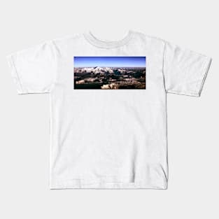 Mount Everest and Himalayan Range Panorama Kids T-Shirt